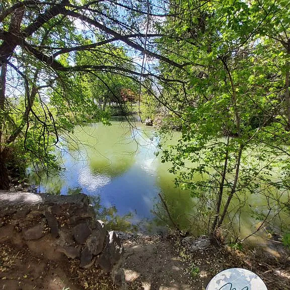 Beautiful location right on the river and adjacent to the City Park — Photo 23