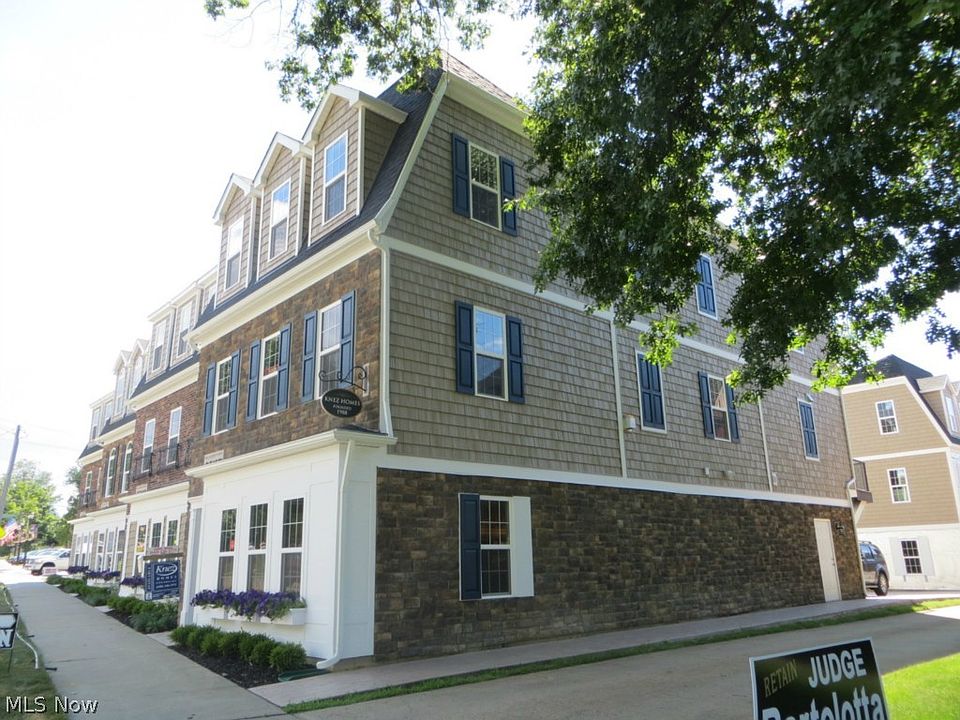 2nd image of 7 Euclid Ave Building 38071-2