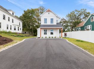 29 Elm St, Webster, MA 01570