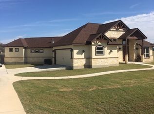 264 Abrego Lake Dr, Floresville, TX 78114