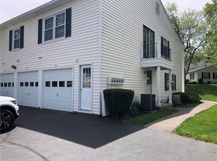 25 Heron Way S, Fairport, NY 14450
