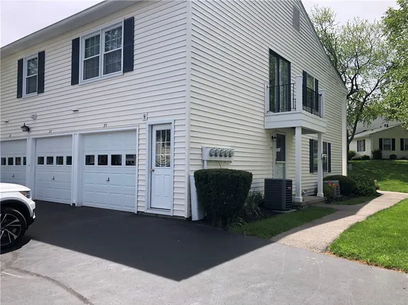 25 Heron Way S, Fairport, NY 14450