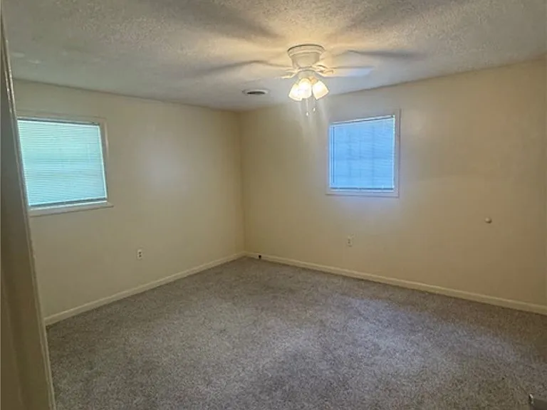 2303 Oak St #B — Photo 7