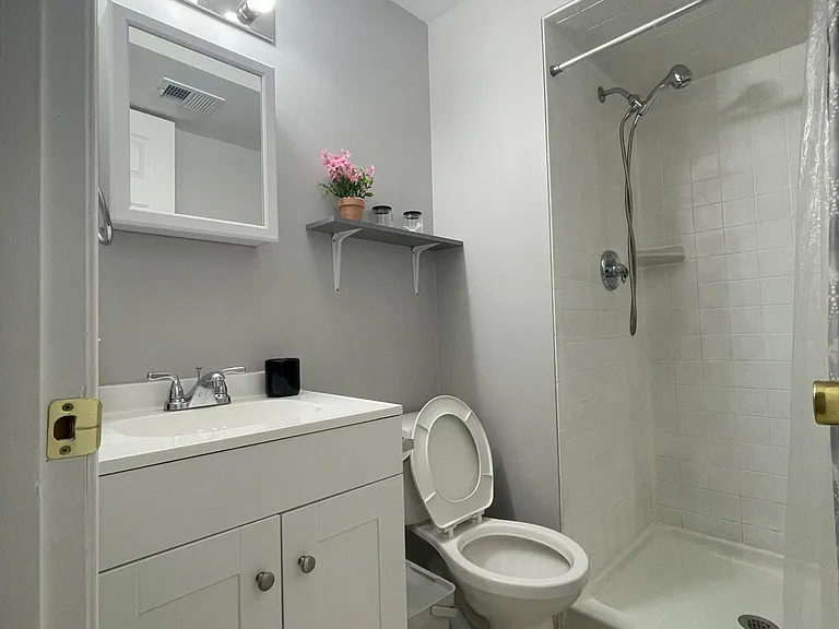 9059 Centerway Rd #BASEMENT — Photo 4