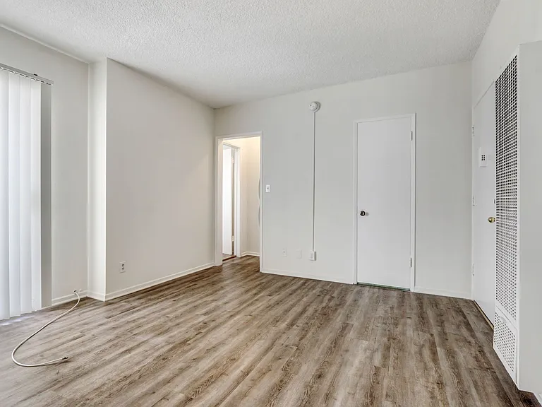 1705 Purdue Ave in West LA - near Sawtelle restaurants — Photo 2