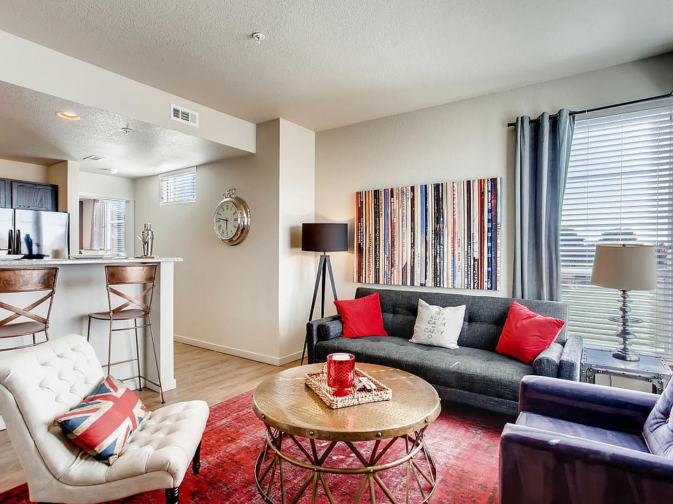 Legend Flats | Evans, CO Apartments