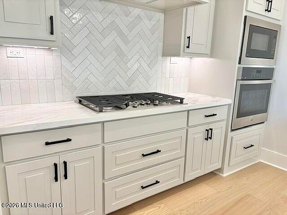 3rd image of 424 Aurora Cir