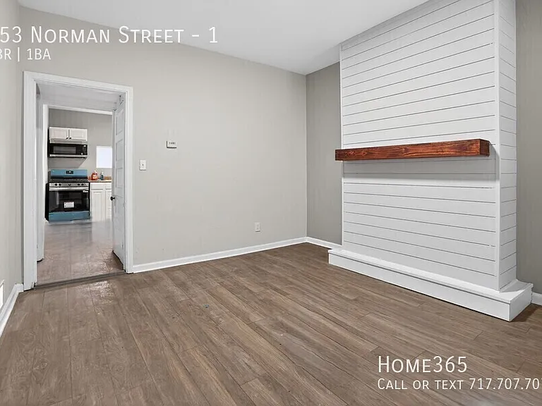 553 Norman St #1 — Photo 4