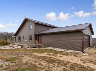 18938 Newport Rd, Anamosa, IA 52205