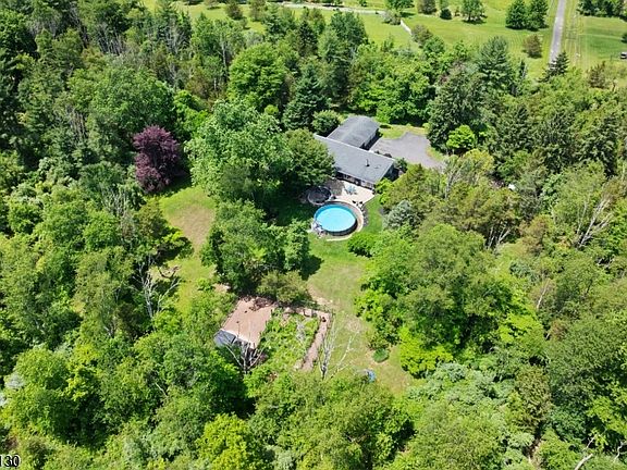 3rd image of 67 Wertsville Rd