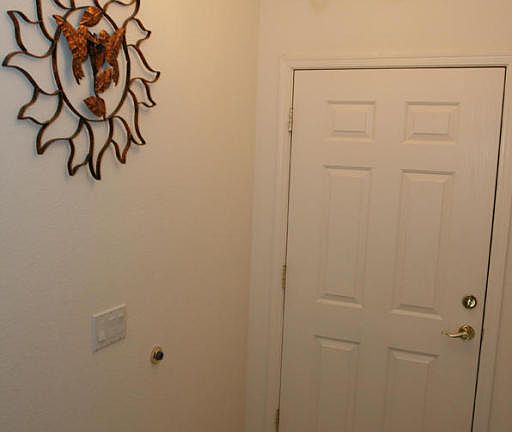 3rd image of 3061 E Gleneagle Dr