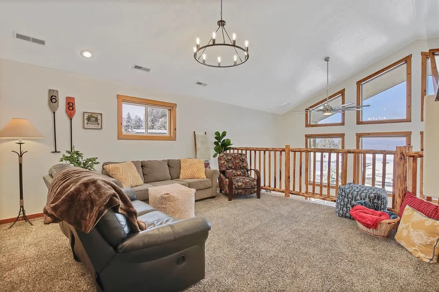 5 bed, 3.0 bath, 925 sqft, $9,167 — Photo 2