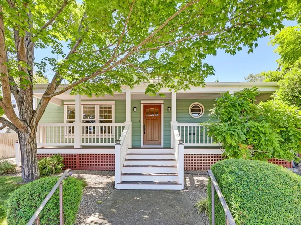 113 High St, Ashland, OR 97520