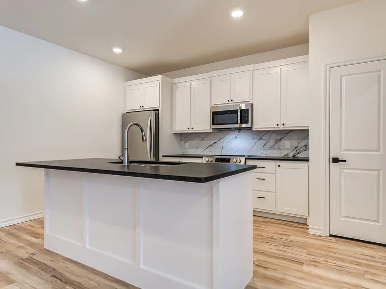 5835 Virginia Ave — Photo 6