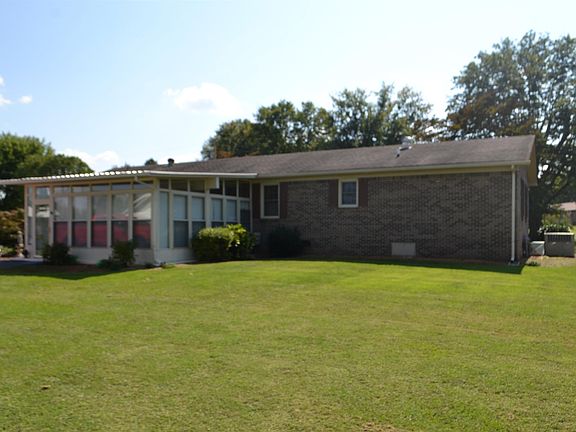 2nd image of 76 Barbara Cir