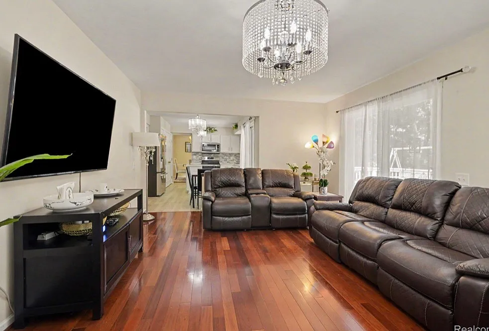 4 bed, 2986 sqft, $2,999 — Photo 3