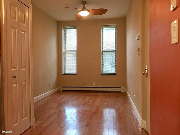 3rd image of 513 50th Ave APT 1R