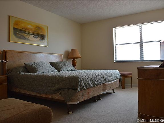 4th image of 10009 NW 9th Street Cir APT 2-15