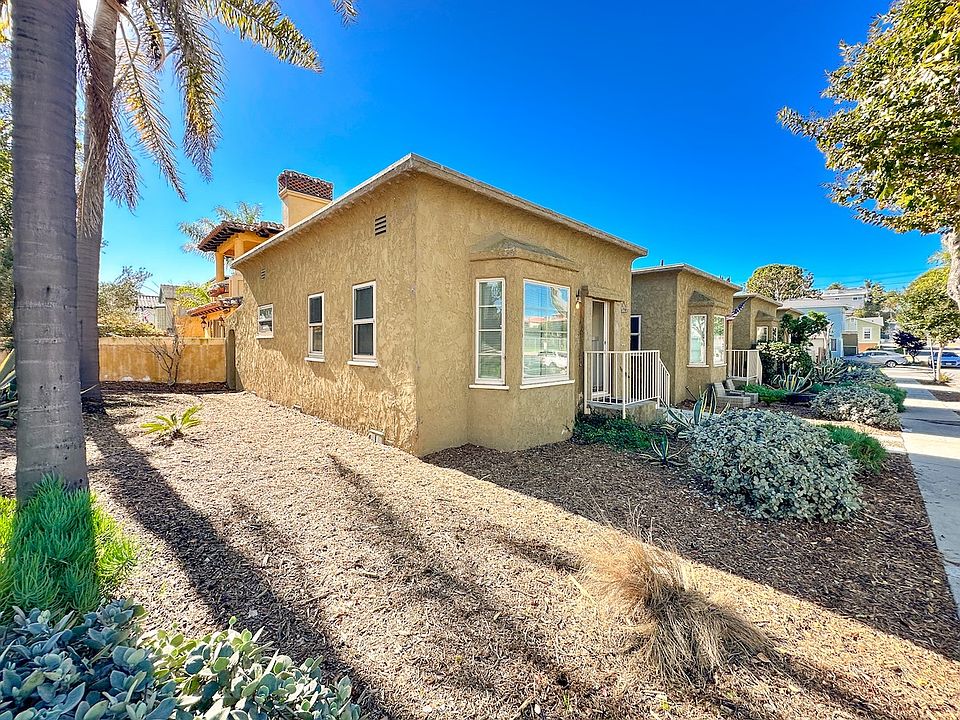 1st image of 302 W Mariposa Ave
