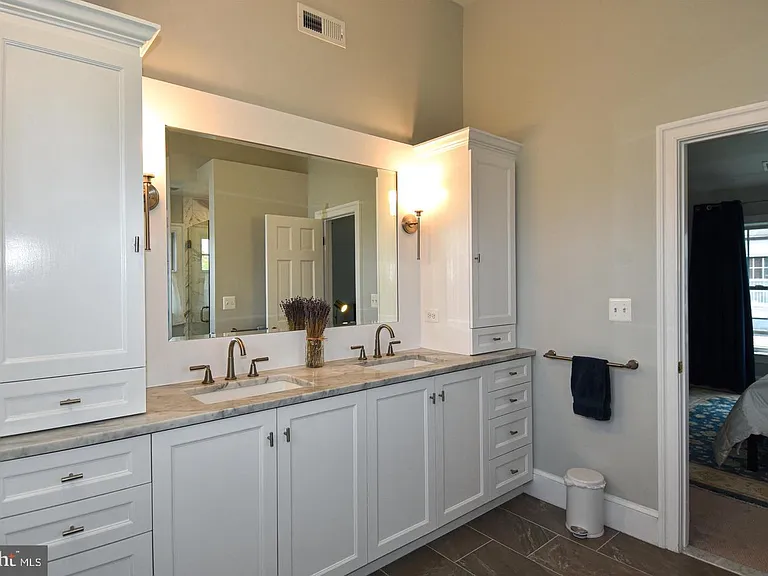 710 W View Ter — Photo 36