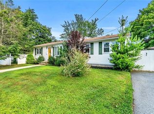 15 Edwards Rd, Johnston, RI 02919