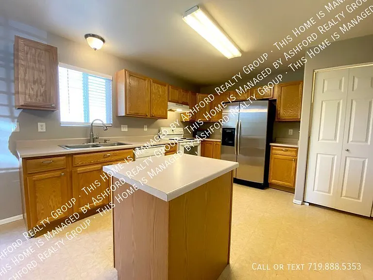 464 Ellers Grv — Photo 8