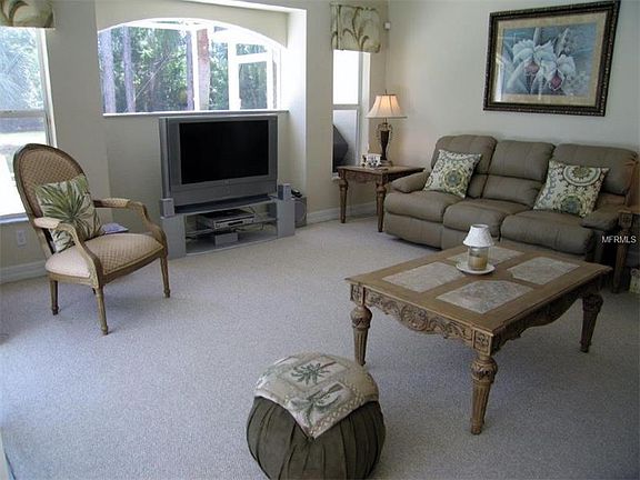 5th image of 670 Rotonda Cir
