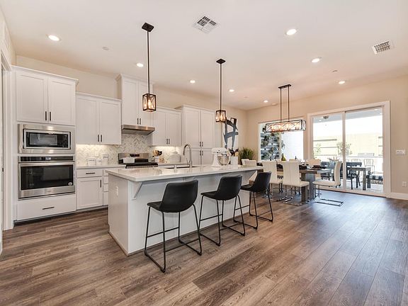 3rd image of 908 Brea Ct