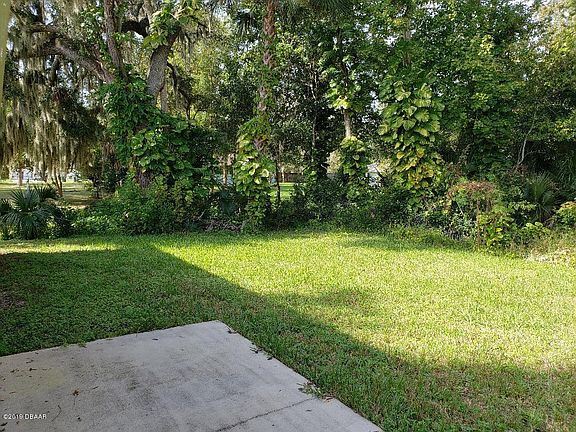 3rd image of 1052 6th St