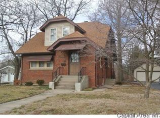 1712 Mound Rd, Jacksonville, IL 62650