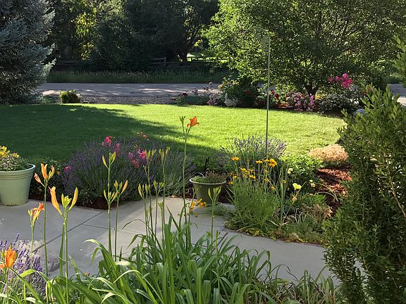 5th image of 8195 Centrebridge Dr