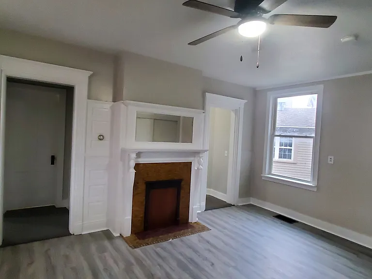 416 Central Ave #B — Photo 1