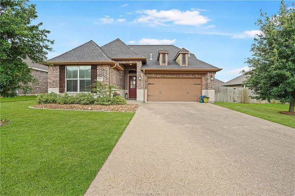 4 bed, 2406 sqft, $3,250 — Photo 1