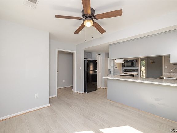 3rd image of 1502 Front Royal Dr