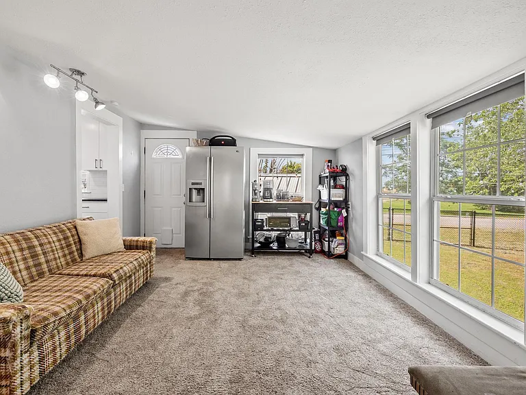 2120 Leander St — Photo 13