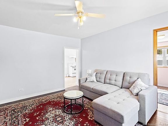 4th image of 23 Oak St