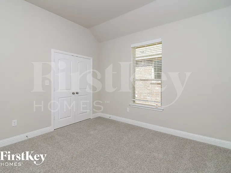 109 Independence Dr — Photo 13