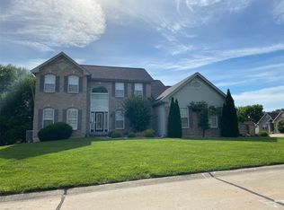 525 Wellsmont Dr, Saint Charles, MO 63304