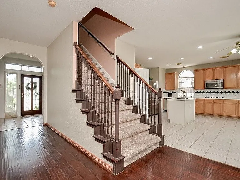 2515 Lansing Cir — Photo 21