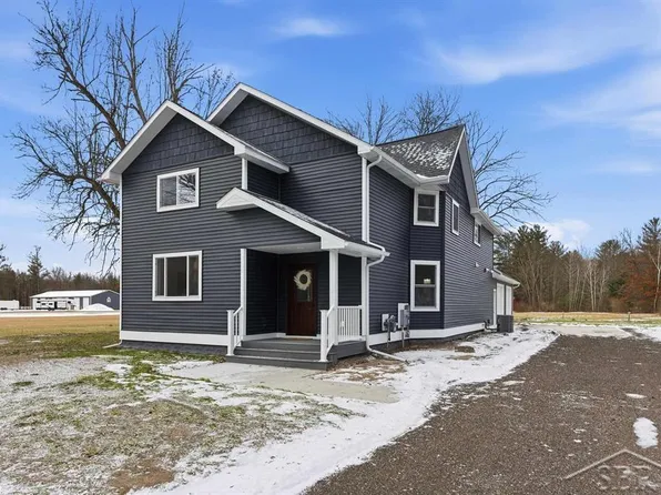 2797 N West River Rd, Sanford, MI 48657
