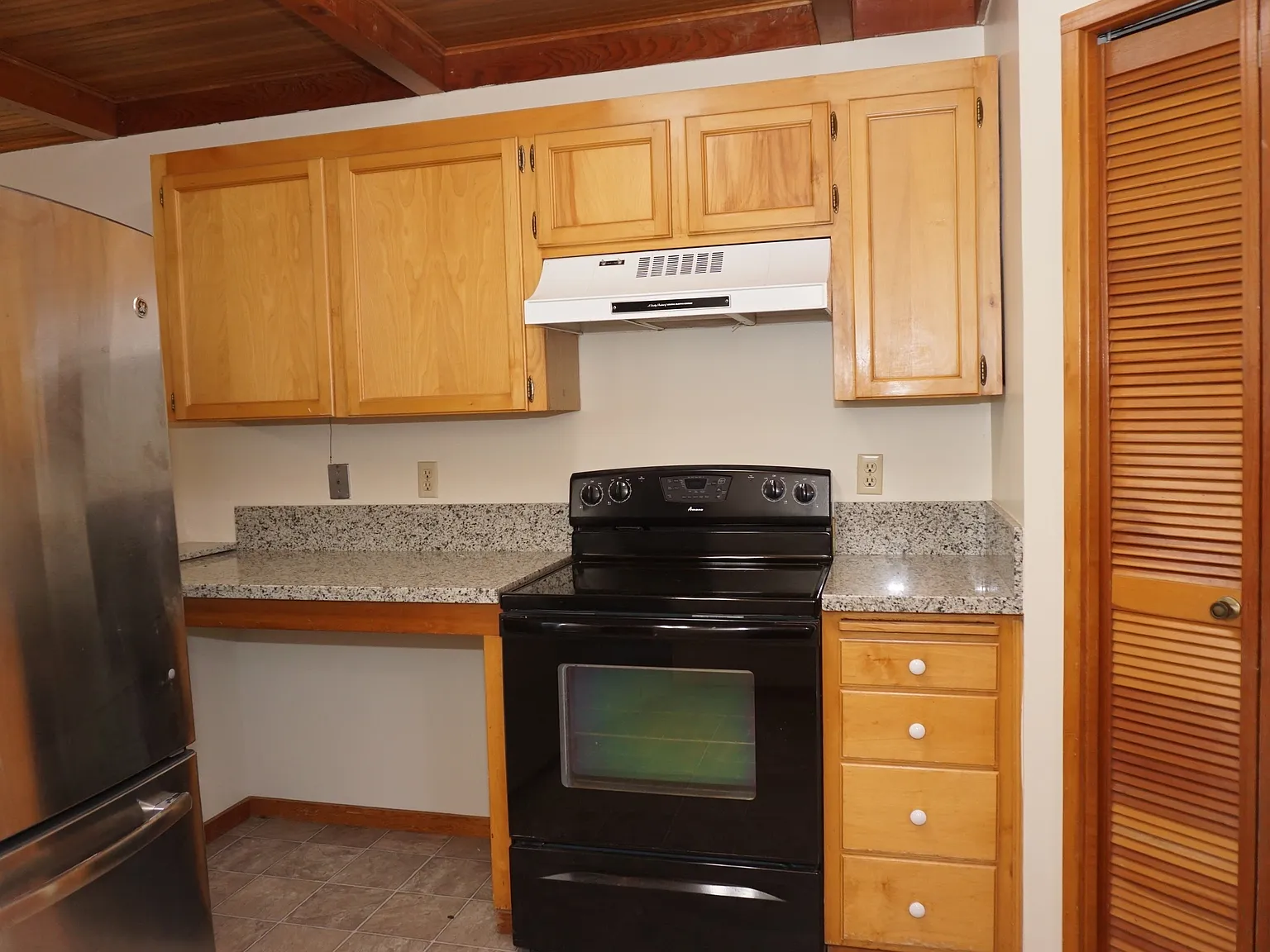 2 bed, 1.5 bath, 1205 sqft, $1,595 — Photo 3