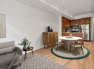 78 Carr St #29, Toronto, ON M5T1B7