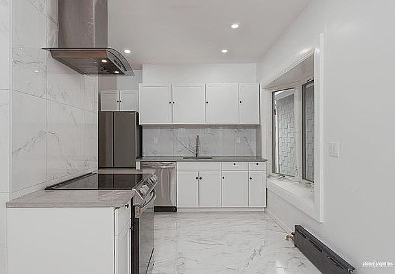 5th image of 384 E 2nd St #2