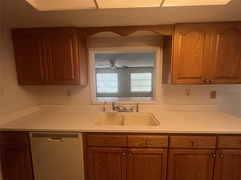 8250 Lombra Ave — Photo 9