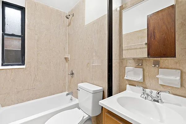 Rented by Compass | media 27