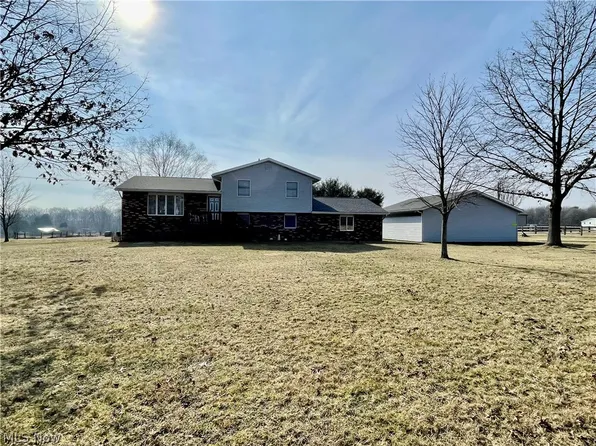 6020 Waynesburg Rd NW, Dellroy, OH 44620