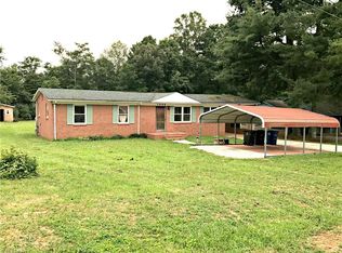 1500 Faircrest Dr, Winston Salem, NC 27106