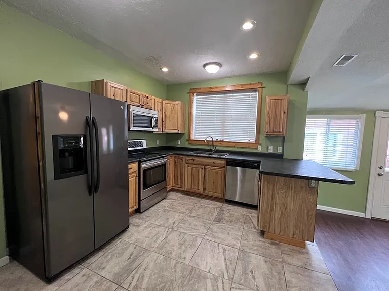 867 E Browning Ave #3 — Photo 2