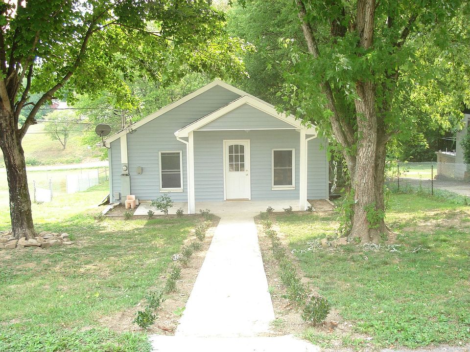Newly Remodeled Ranch Style Home!