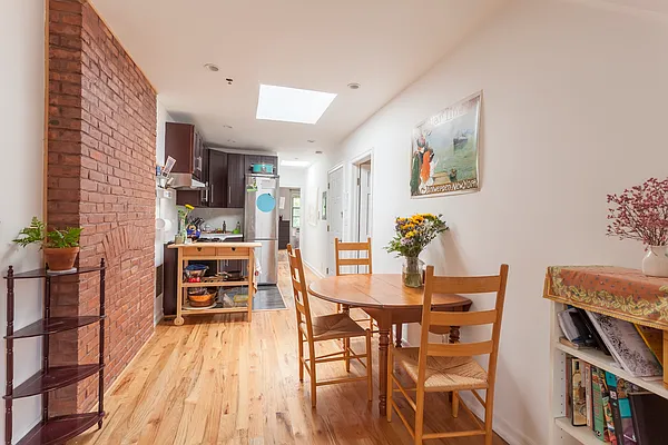 Rented by Cooper & Cooper Real Estate | media 2